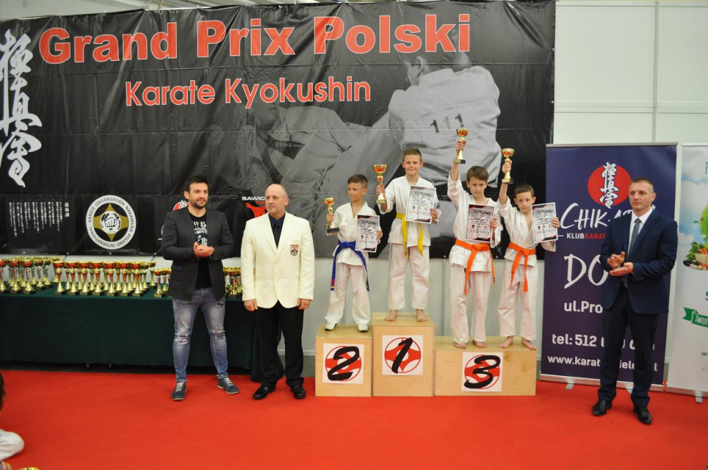 3 medale sekcji karate z Niekłania Wielkiego w Kielcach [zdjęcia]