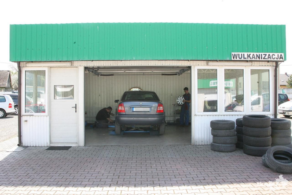 Autoland w Czerwonym Moście zaprasza do warsztatu i na wulkanizację  [zdjęcia]