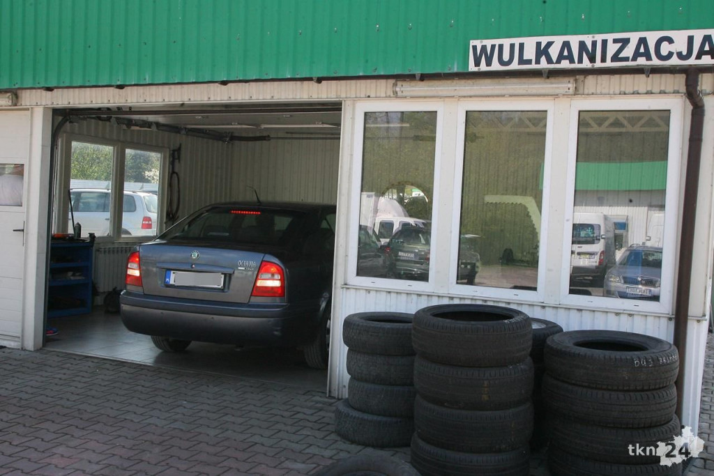 Autoland w Czerwonym Moście zaprasza do warsztatu i na wulkanizację  [zdjęcia]