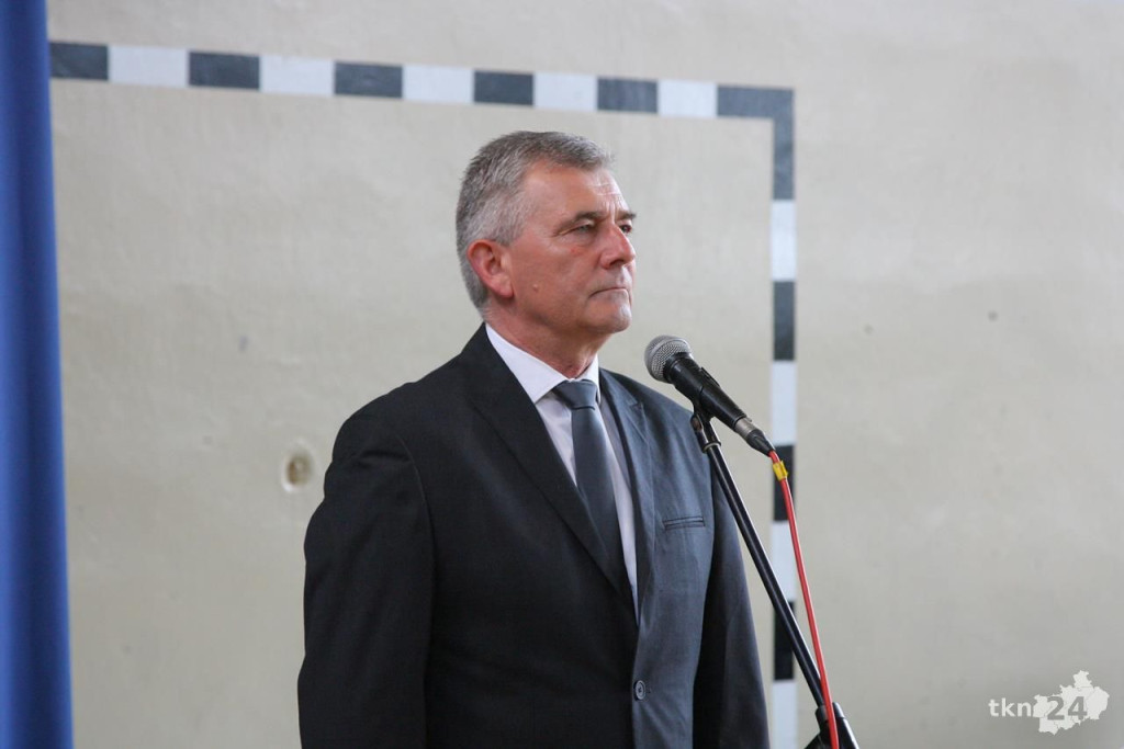 Absolwenci szkół średnich opanowali Końskie. W piątek żegnali się ze szkołami! [wideo, zdjęcia]