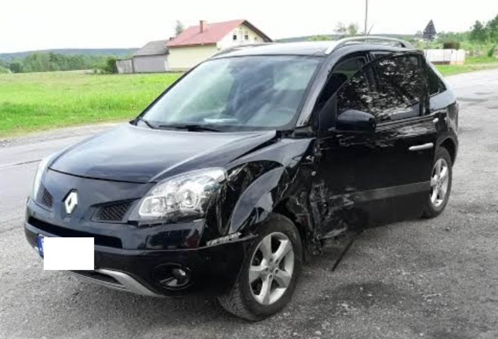 Lotnicze Pogotowie zabrało kierującą po wypadku w Kapałowie [zdjęcia]