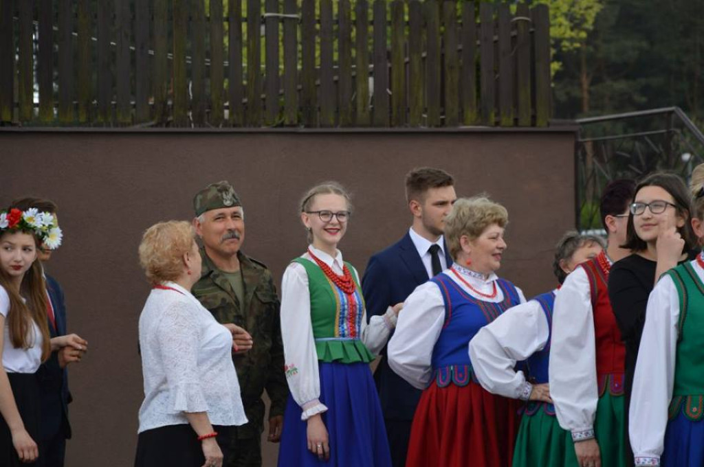 Polonezem na 50 par świętowali uchwalenie Konstytucji 3 Maja [zdjęcia]