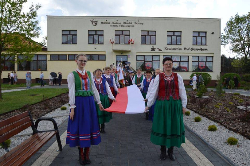 Polonezem na 50 par świętowali uchwalenie Konstytucji 3 Maja [zdjęcia]