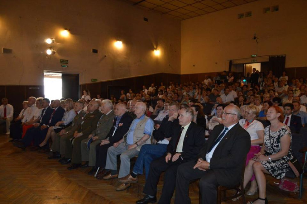Polonezem na 50 par świętowali uchwalenie Konstytucji 3 Maja [zdjęcia]