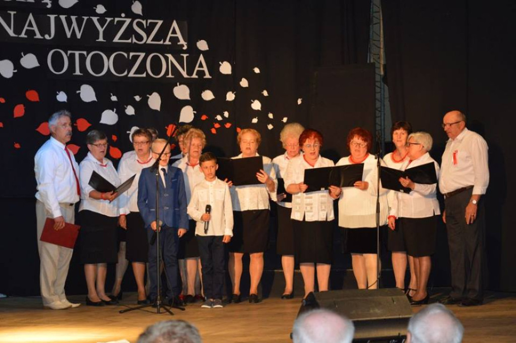 Polonezem na 50 par świętowali uchwalenie Konstytucji 3 Maja [zdjęcia]