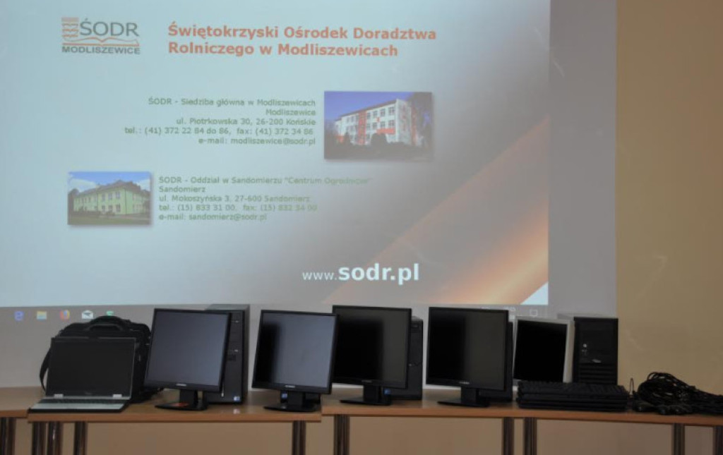ŚODR przekazał komputery dla Szkoły w Kazanowie [zdjęcia]