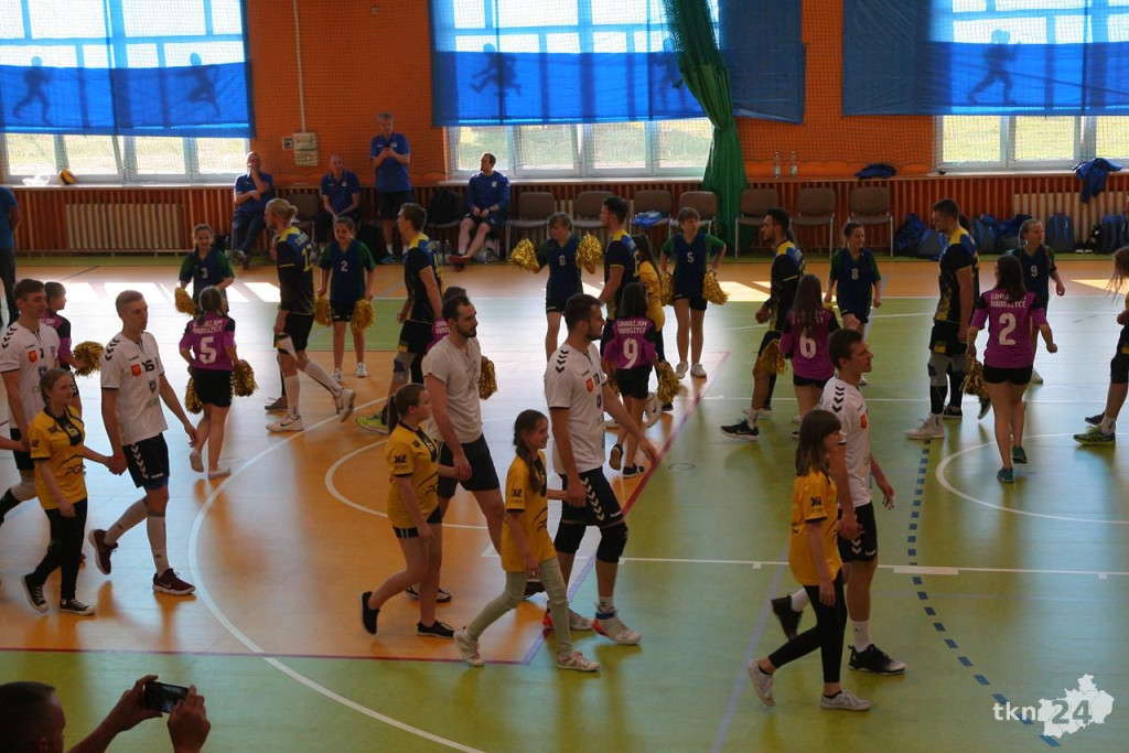 Relacja wideo: Mecz Kielce - Szwecja zapełnił halę w Radoszycach