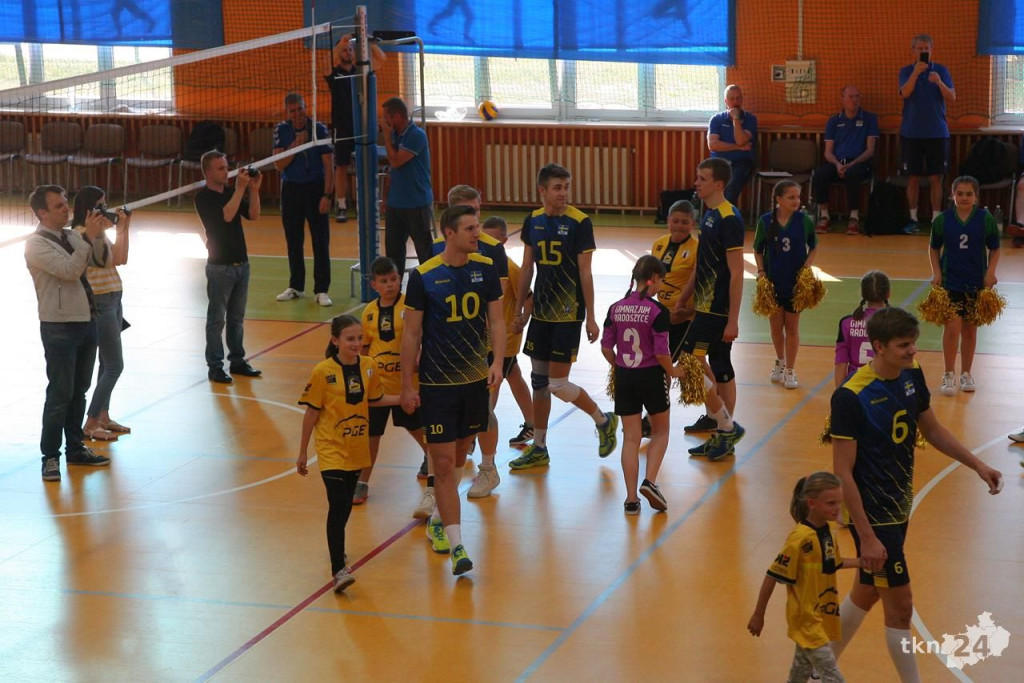 Relacja wideo: Mecz Kielce - Szwecja zapełnił halę w Radoszycach