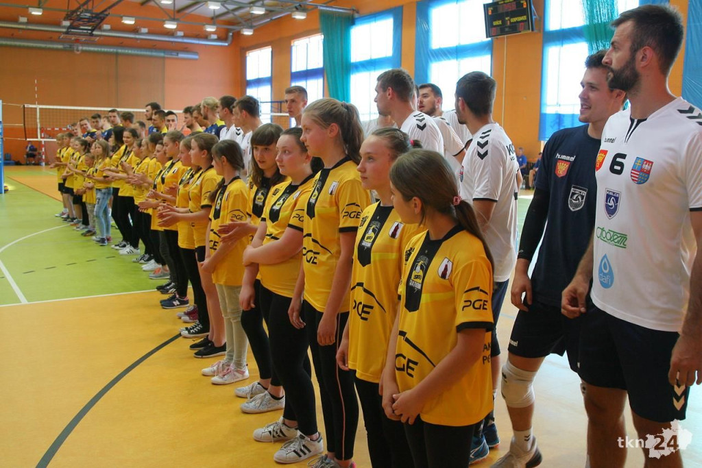 Relacja wideo: Mecz Kielce - Szwecja zapełnił halę w Radoszycach