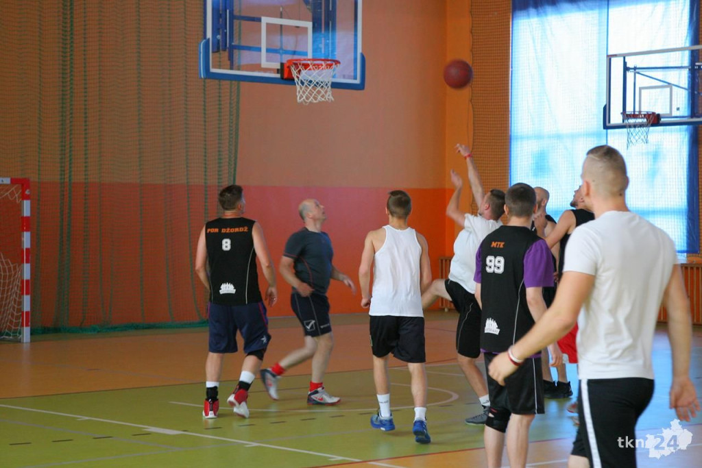Basket w koneckim nie umarł. Pierwszy taki turniej w Radoszycach [wideo, zdjęcia]