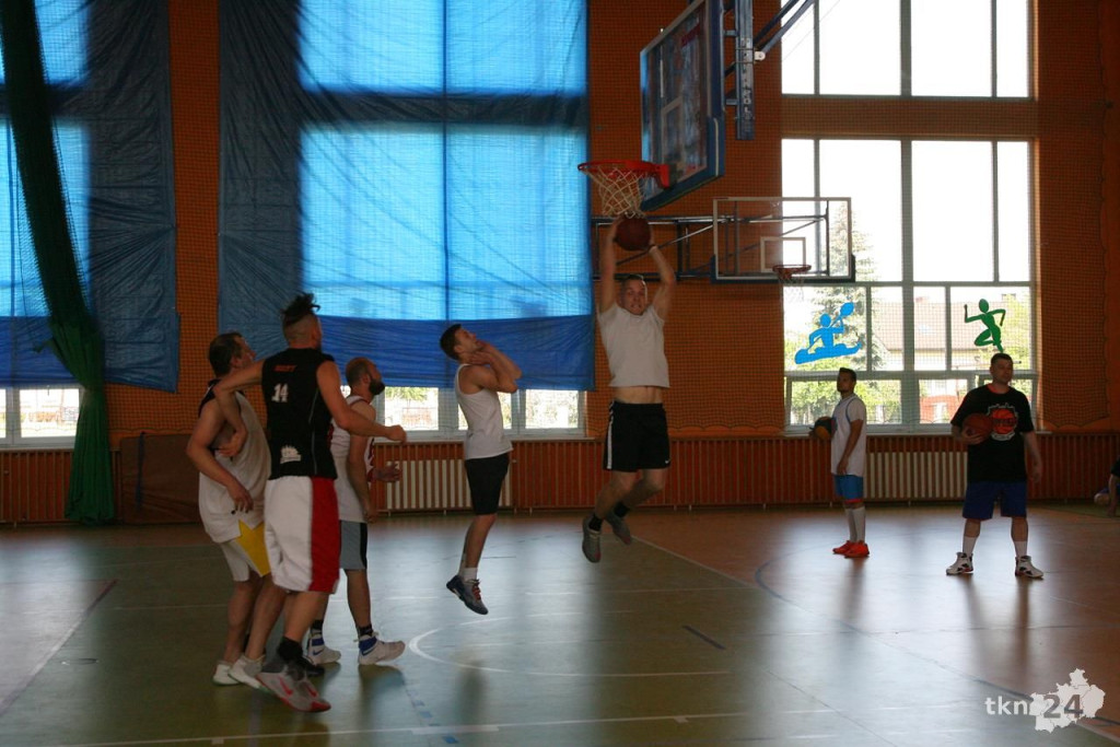 Basket w koneckim nie umarł. Pierwszy taki turniej w Radoszycach [wideo, zdjęcia]