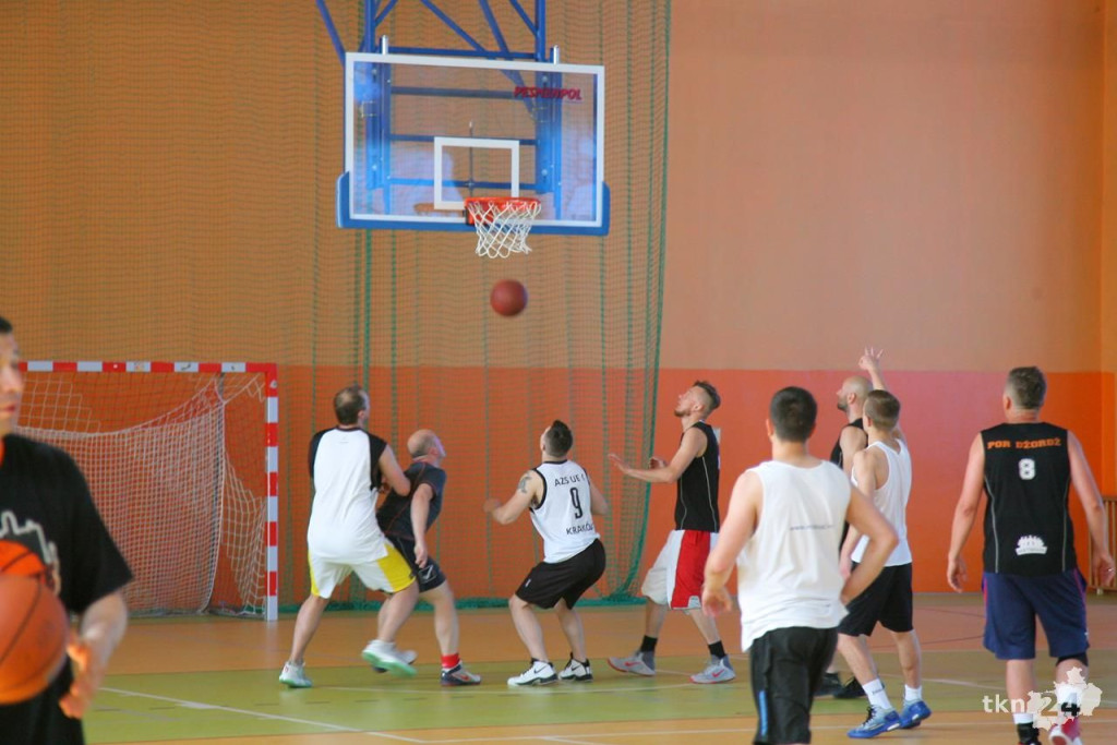 Basket w koneckim nie umarł. Pierwszy taki turniej w Radoszycach [wideo, zdjęcia]