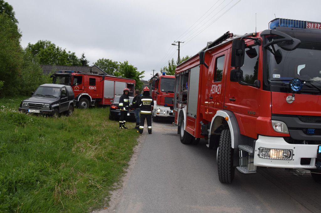Niebezpiecznie było w Gowarczowie. Mógł wybuchnąć gaz [zdjęcia]