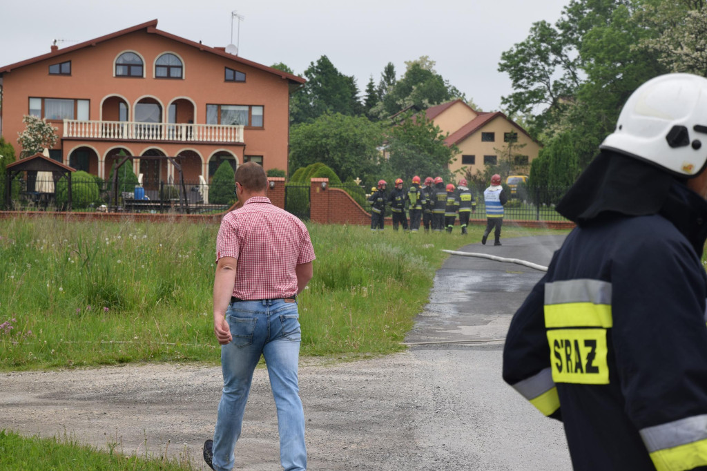 Niebezpiecznie było w Gowarczowie. Mógł wybuchnąć gaz [zdjęcia]