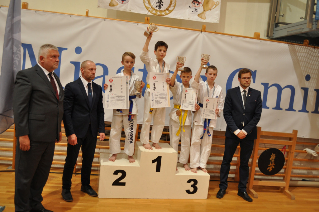 Karatecy z Niekłania Wielkiego z dwoma medalami w Wieliczce [zdjęcia]