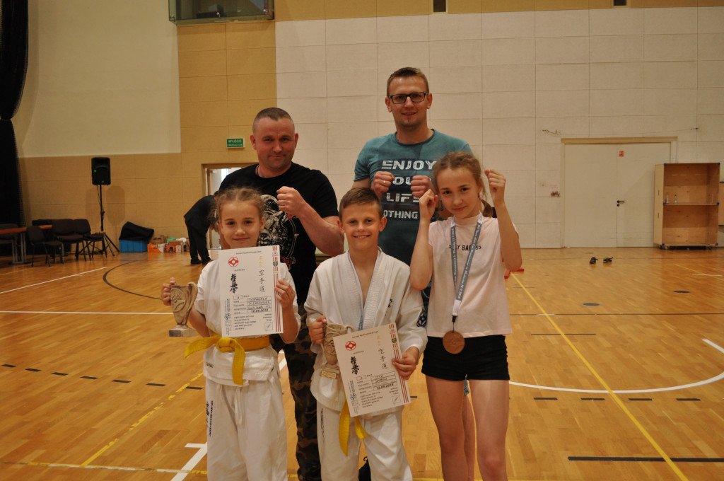 Karatecy z Niekłania Wielkiego z dwoma medalami w Wieliczce [zdjęcia]