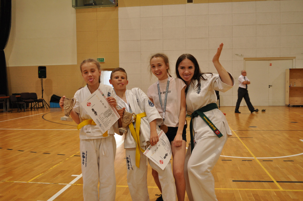 Karatecy z Niekłania Wielkiego z dwoma medalami w Wieliczce [zdjęcia]