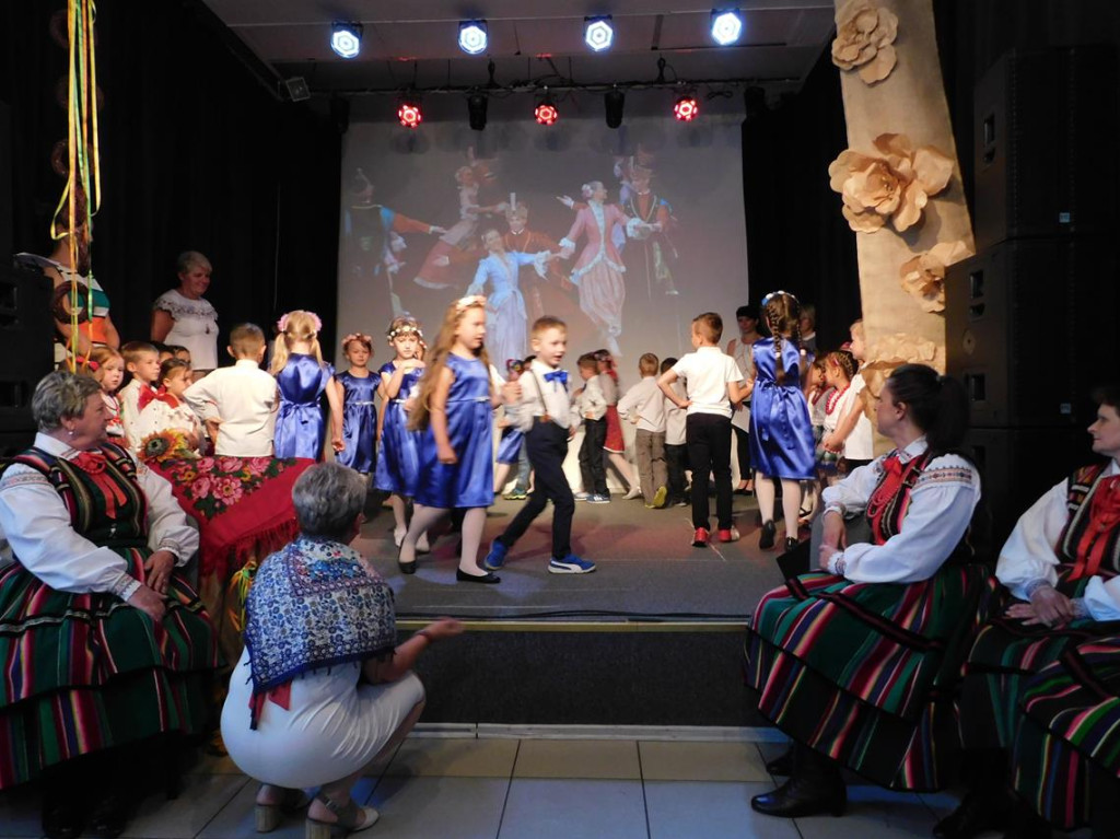 Patriotyczny program zaprezentowały dzieci z Przedszkola nr 5 [zdjęcia]