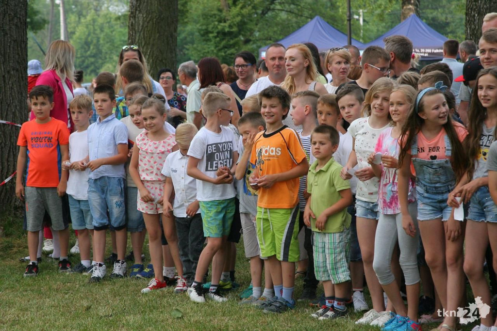 Ogromna frekwencja na Familijnym Festynie w Fałkowie [fotogaleria]