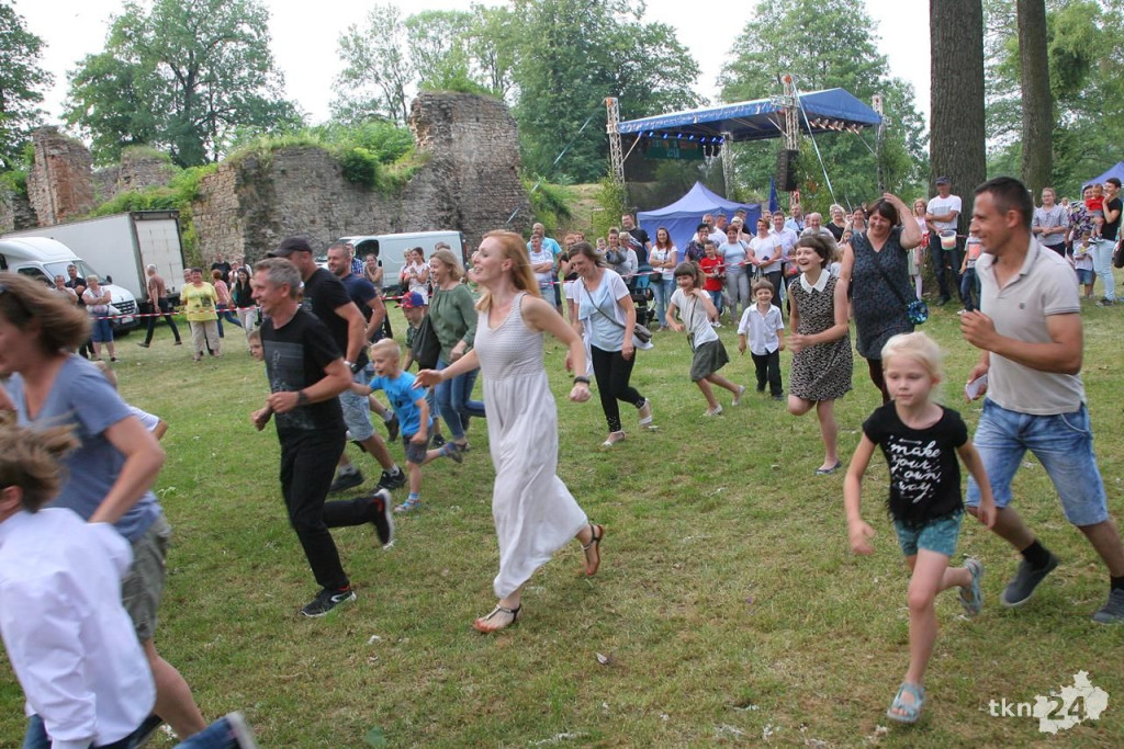 Ogromna frekwencja na Familijnym Festynie w Fałkowie [fotogaleria]