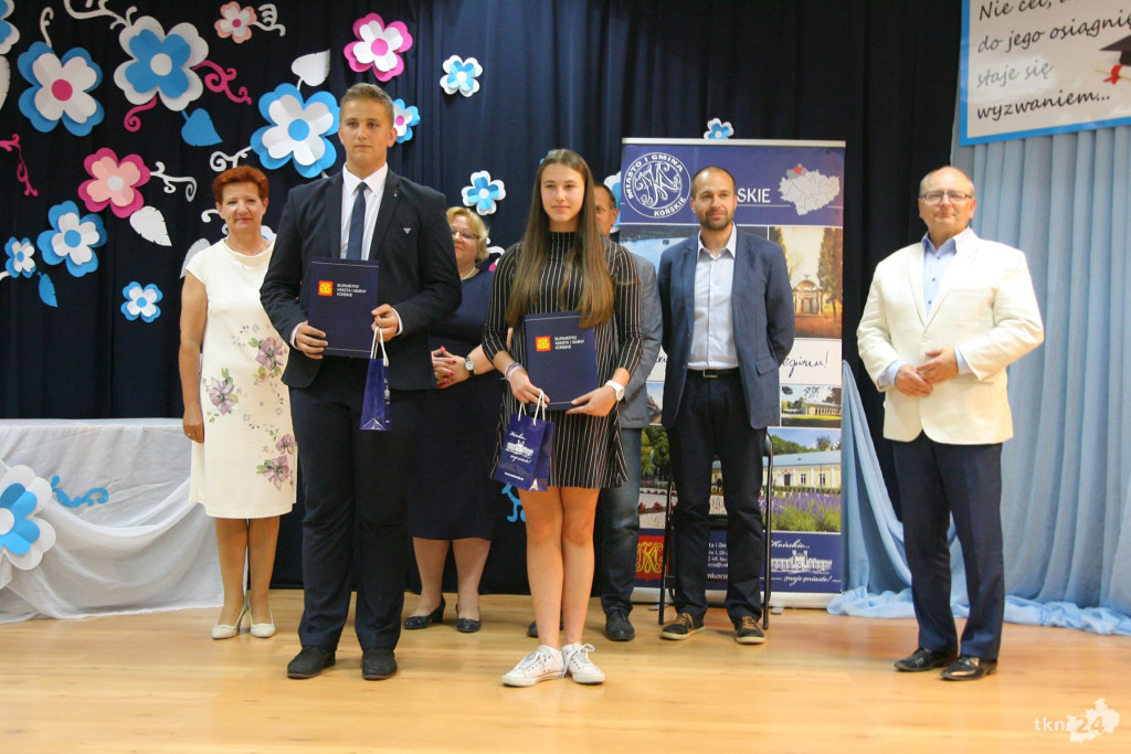 Burmistrz nagrodził laureatów i finalistów olimpiad [fotogaleria]