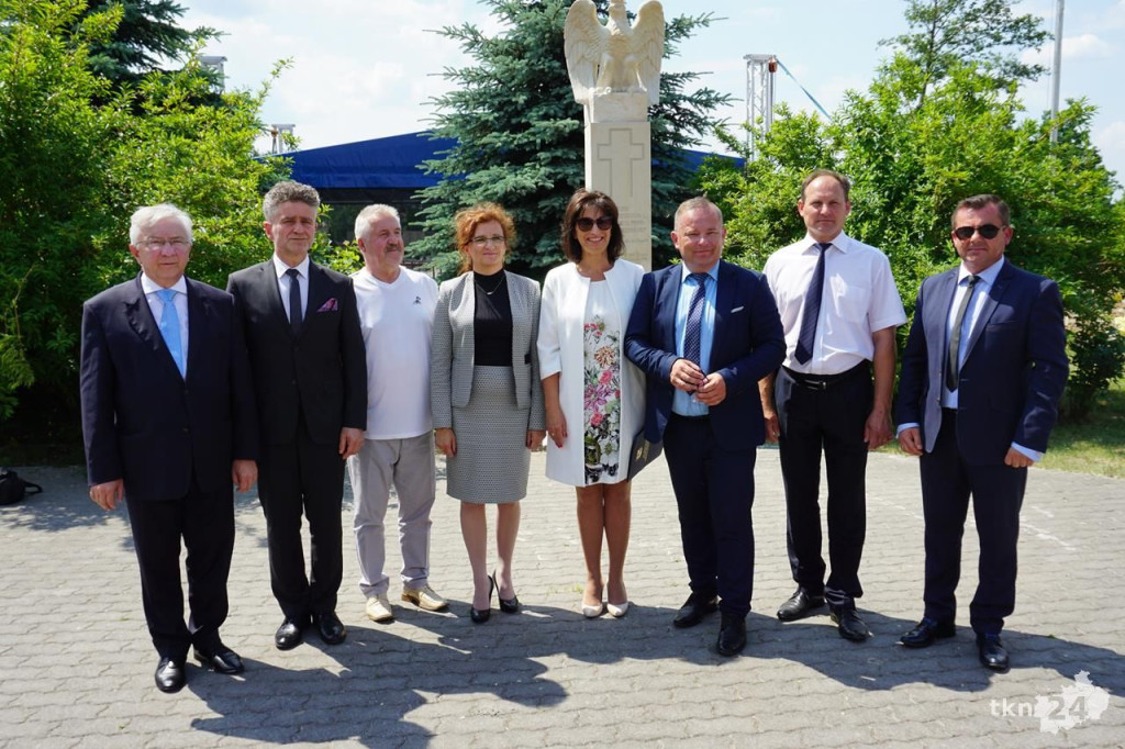 W Węgrzynie odsłonili pomnik na 100-lecie odzyskania niepodległości [zdjęcia]