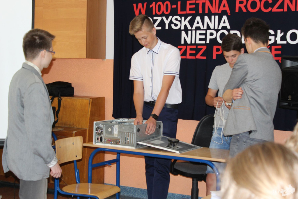 Konkursy Wiedzy o Społeczeństwie, Prawie i Regionie w Ekonomiku [wideo, zdjęcia]