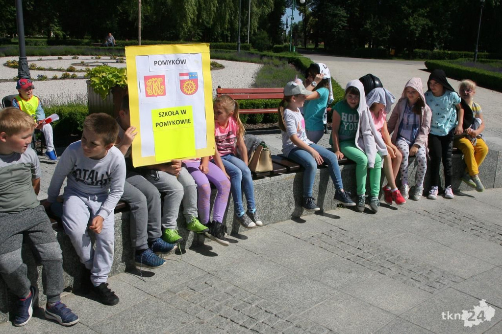 Pół tysiąca dzieci na głośnym czytaniu w Parku Miejskim [wideo, zdjęcia]
