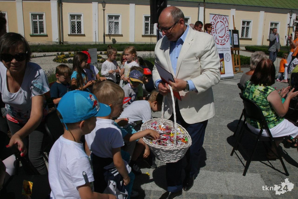 Pół tysiąca dzieci na głośnym czytaniu w Parku Miejskim [wideo, zdjęcia]