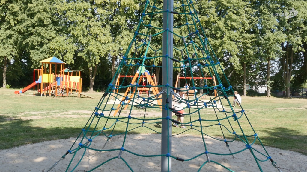 Mieszkańcy Pomykowa mają nowy plac zabaw! [wideo, zdjęcia]