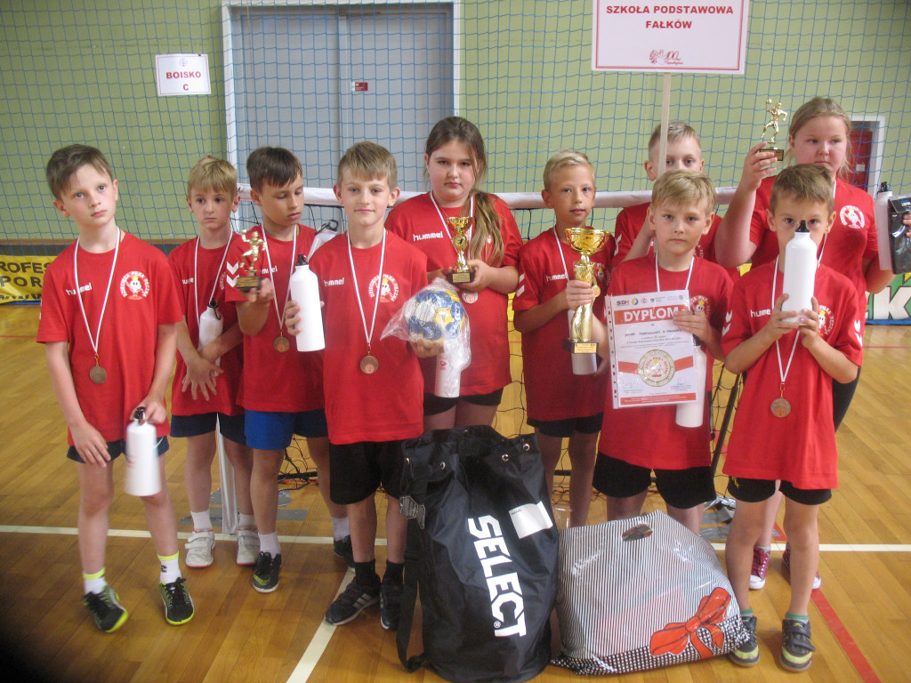 Fałków trzeci, Królewiec czwarty w finale Dziecięcej Piłki Ręcznej [zdjęcia]