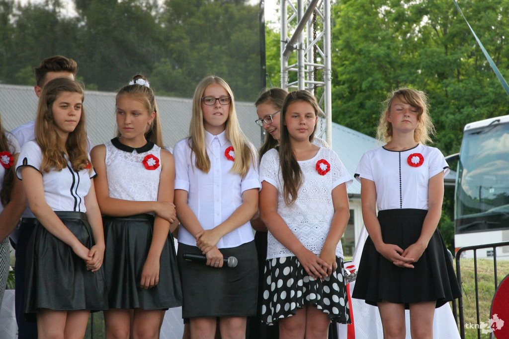 Słupia Konecka ma już swój sztandar! [wideo, zdjęcia]