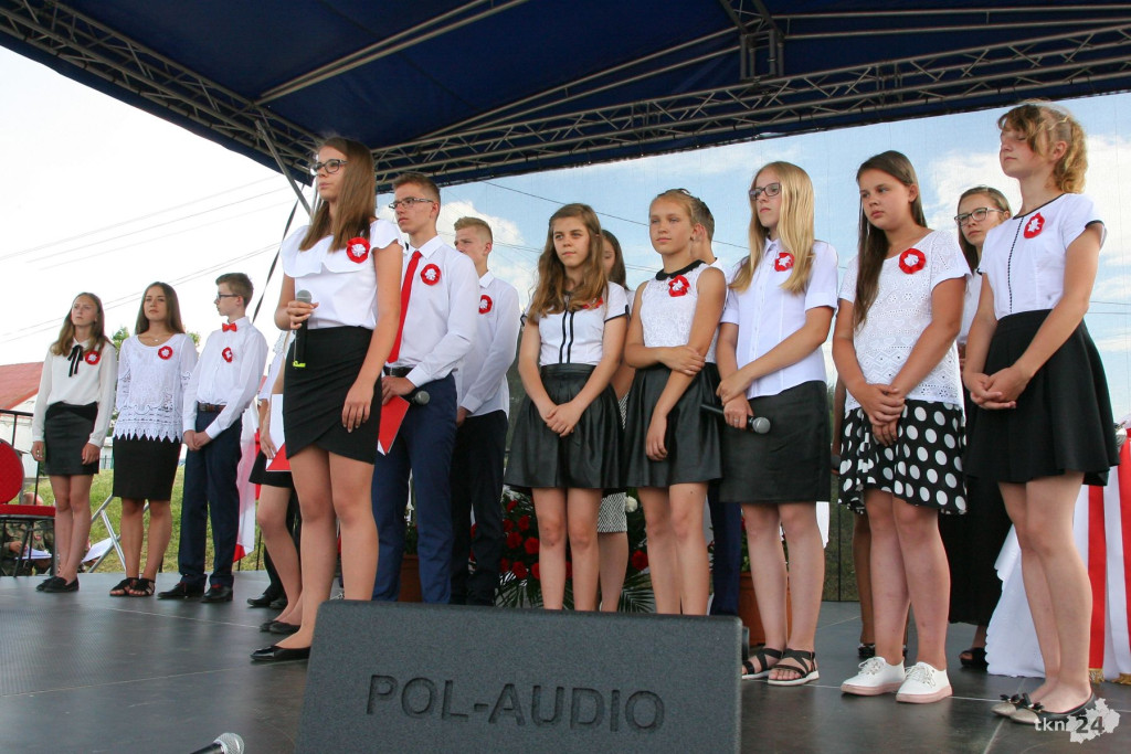 Słupia Konecka ma już swój sztandar! [wideo, zdjęcia]