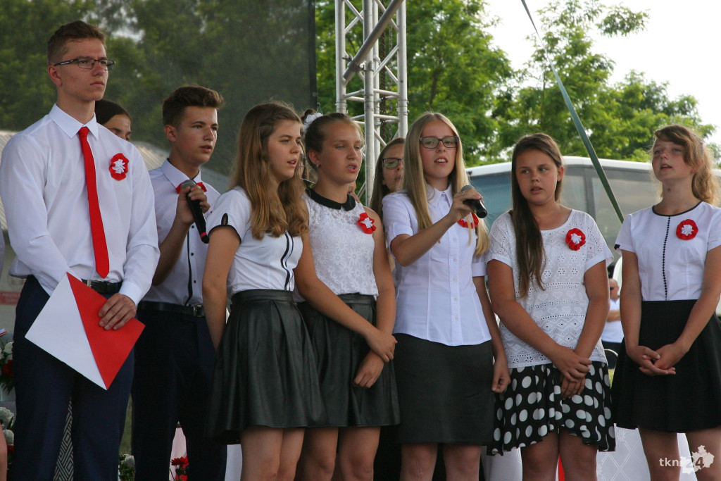 Słupia Konecka ma już swój sztandar! [wideo, zdjęcia]