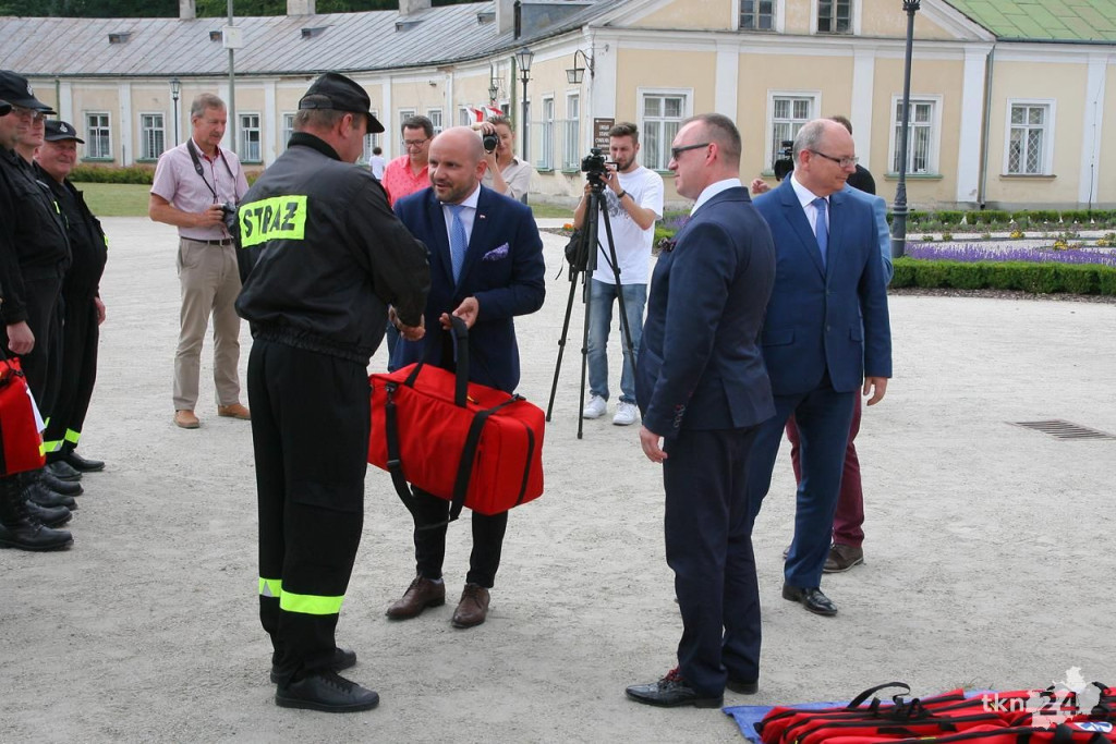 Strażacy otrzymali sprzęt z Ministerstwa Sprawiedliwości [wideo, zdjęcia]