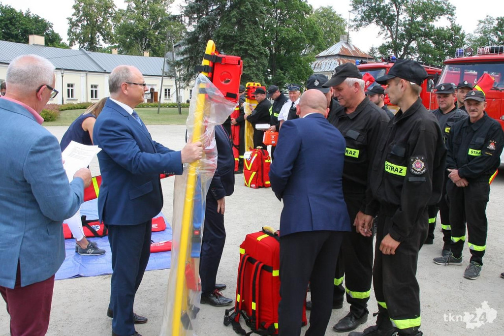 Strażacy otrzymali sprzęt z Ministerstwa Sprawiedliwości [wideo, zdjęcia]