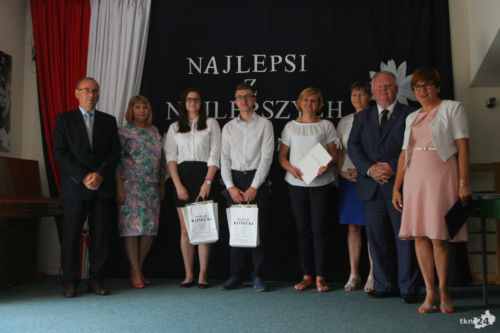 Relacja wideo: Najlepsi z najlepszych! Starosta nagrodził prymusów