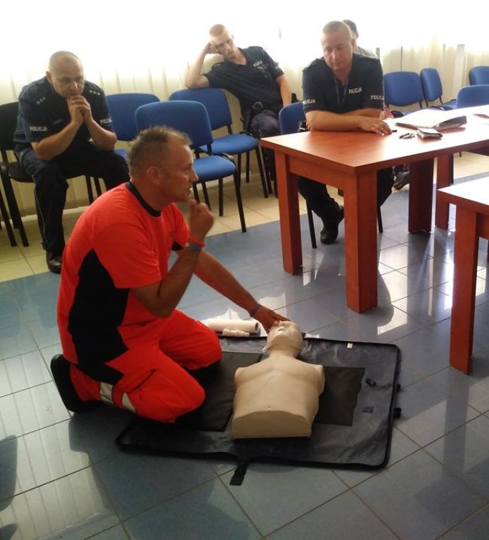 Policjanci z Sielpi przypomnieli sobie zasady pierwszej pomocy [zdjęcia]