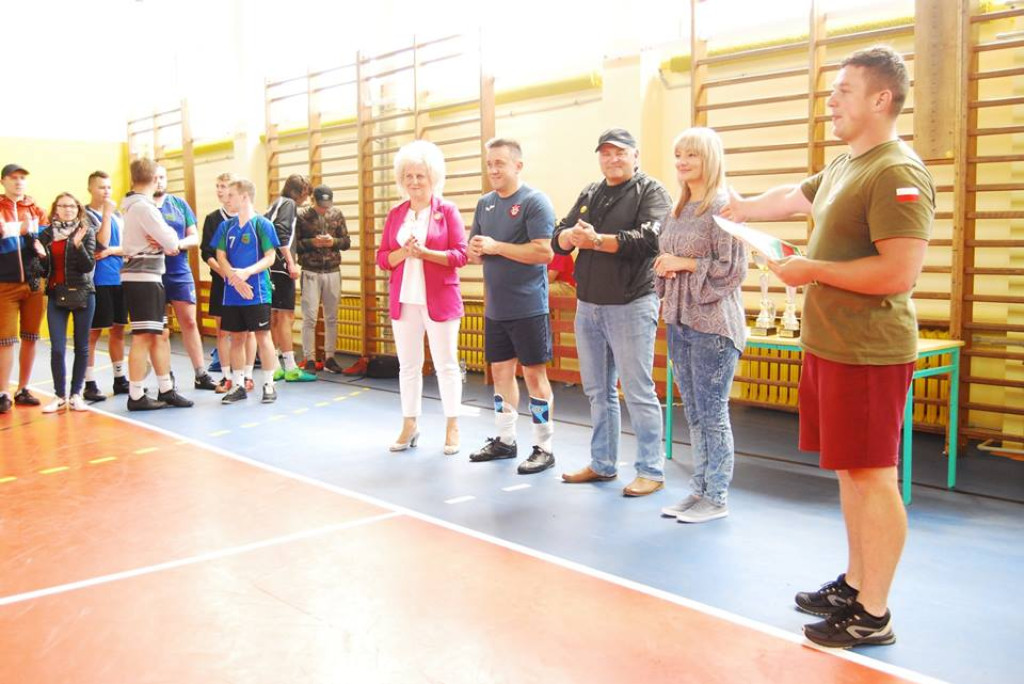 Turnieje sportowe i rodzinny piknik w Niekłaniu z myślą o Arku [zdjęcia]