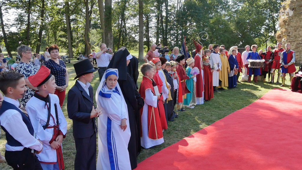 Relacja wideo: Kuźnice Koneckie 2018 z Orszakiem Króla Kazimierza Wielkiego!