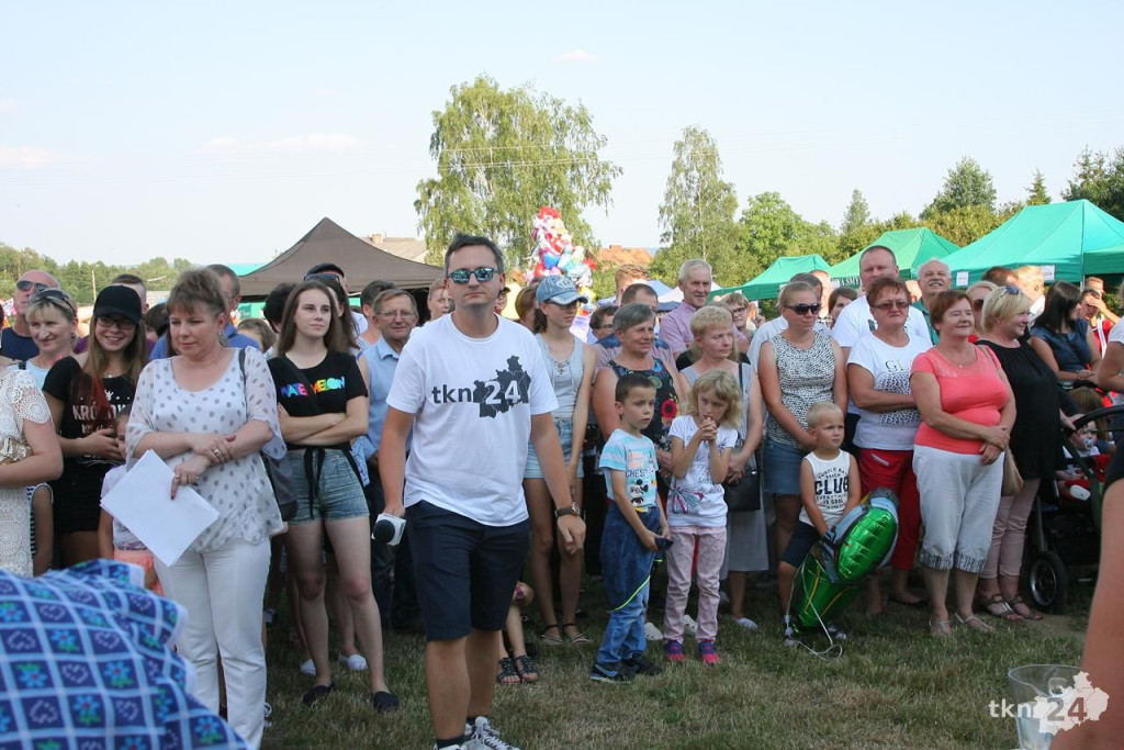 Relacja wideo: Smykowska Jagódka 2018 z koncertem grupy Piękni i Młodzi