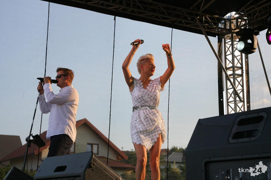 Relacja wideo: Smykowska Jagódka 2018 z koncertem grupy Piękni i Młodzi