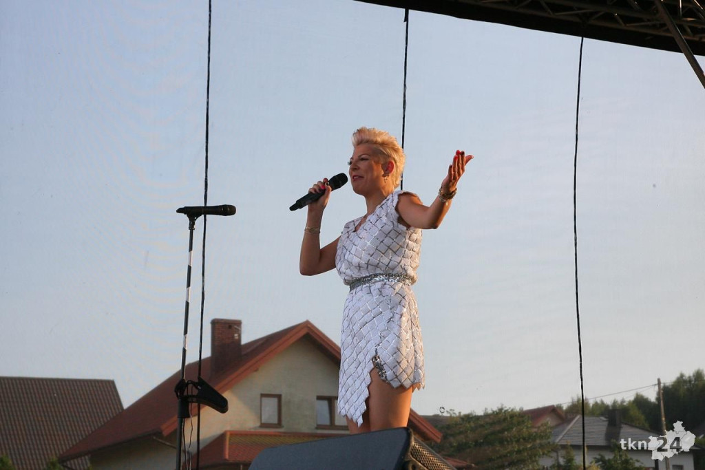 Relacja wideo: Smykowska Jagódka 2018 z koncertem grupy Piękni i Młodzi