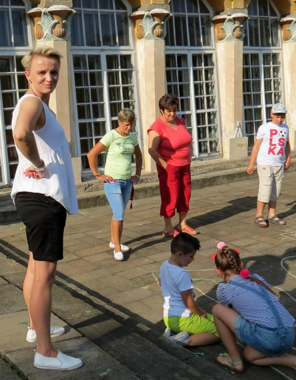 Zabawy i gry z PRL-u spodobały się współczesnej młodzieży! [zdjęcia]