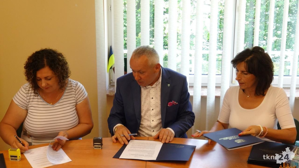 Województwo przyznało środki na odnowę wsi i budowę dróg [wideo, zdjęcia]