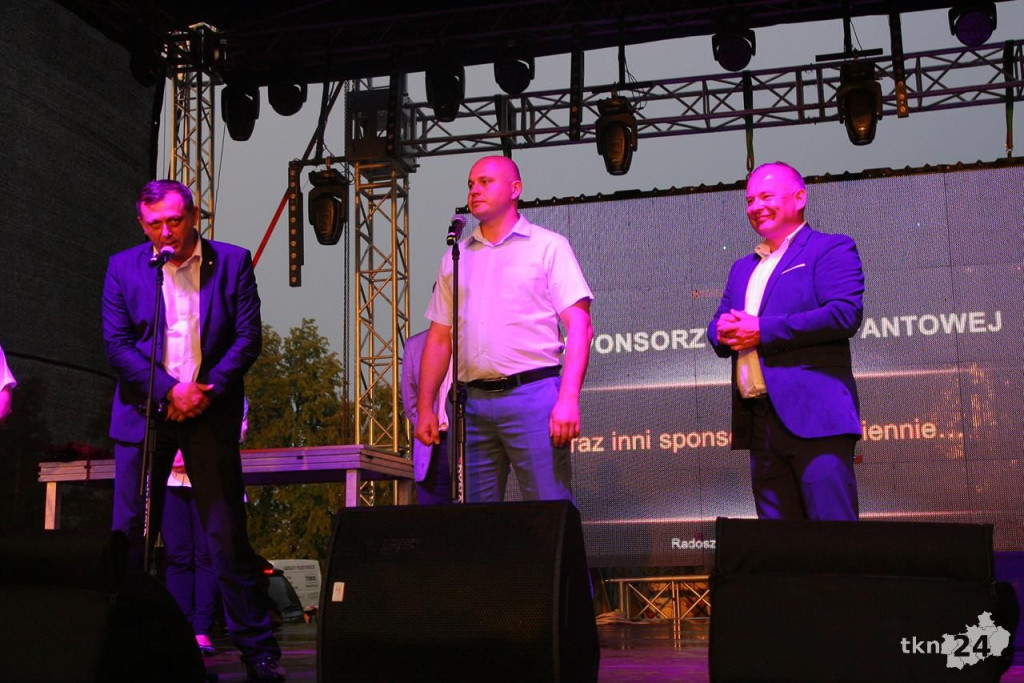 Radoszyczanie nie zawiedli mimo deszczu! Zobaczcie zdjęcia z festynu z CLEO [fotogaleria]