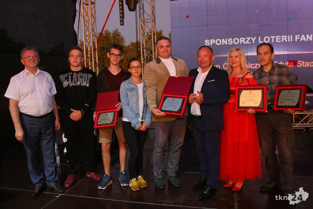 Radoszyczanie nie zawiedli mimo deszczu! Zobaczcie zdjęcia z festynu z CLEO [fotogaleria]