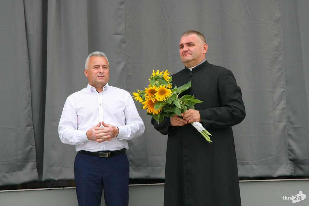 WIDEO: Piękny obiekt powstał w Lipie. Na otwarcie teatralne widowisko