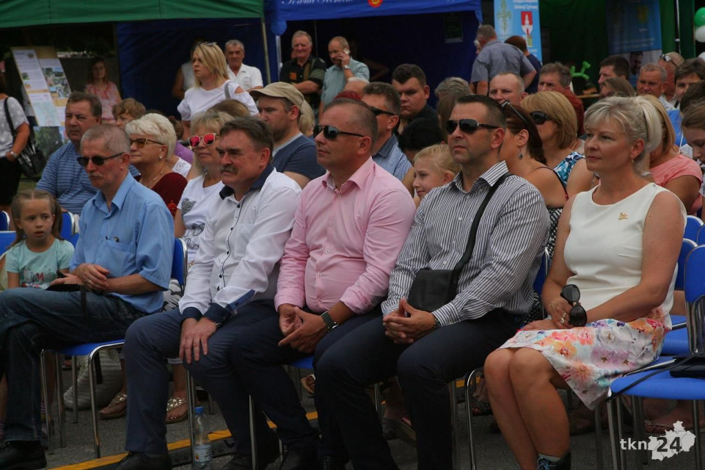 Karpiowy festyn w Rudzie Malenieckiej na folkową nutę. Fotogaleria