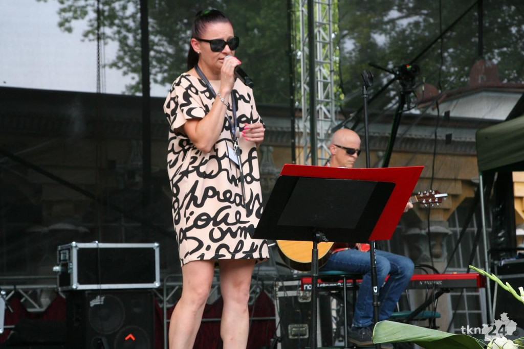 Dni Końskich 2018: Mnóstwo osób przyszło na koncert Ani Dąbrowskiej [Fotogaleria]